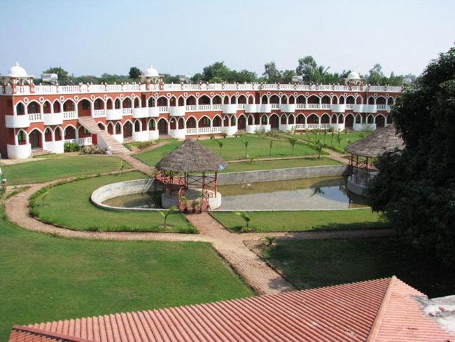 Aum Health Resort Vadodara Exterior photo